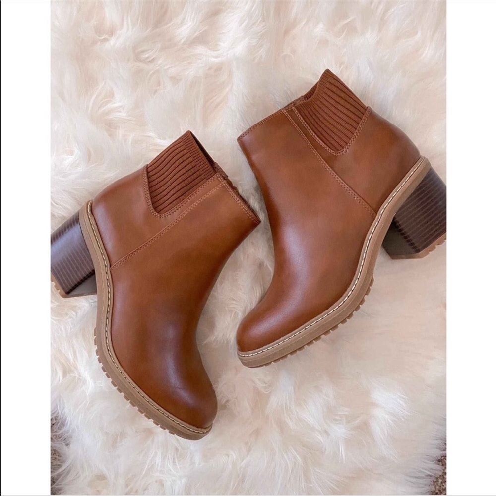 NWT A New Day Women’s Nancy Boots Size 8.5